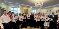В День Конституции двадцать юных вейделевцев получили свой главный государственный документ - паспорт гражданина Российской Федерации!. - Вейделевский район